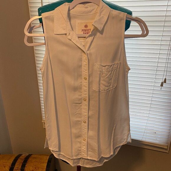 SO Perfect Shirt Button Down Sleeveless Bundle of 2 Rayon Womens Shirt Size XS - Picture 5 of 10